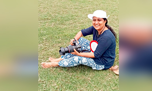 മെ​ഡി​ക്ക​ൽ കോ​ള​ജി​ൽ ന​ഴ്​​സി​ന്‍റെ വേ​ഷ​ത്തി​ലാ​ണ്; കളിക്കളത്തിൽ രശ്മി ഫോ​ട്ടോഗ്രാഫറാണ്