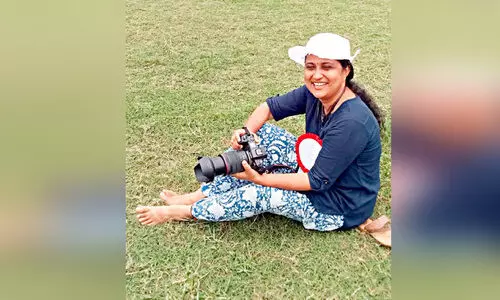 മെ​ഡി​ക്ക​ൽ കോ​ള​ജി​ൽ ന​ഴ്​​സി​ന്‍റെ വേ​ഷ​ത്തി​ലാ​ണ്; കളിക്കളത്തിൽ രശ്മി ഫോ​ട്ടോഗ്രാഫറാണ്