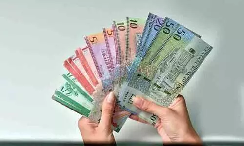 റി​യാ​ൽ വി​നി​മ​യ നി​ര​ക്ക് ഒ​രു​മാ​സ​ത്തെ ഏ​റ്റ​വും താ​ഴ്ന്ന നി​ല​യി​ൽ