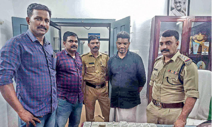 രേഖകളില്ലാത്ത പണവുമായി യുവാവ് പിടിയിൽ രേഖകളില്ലാത്ത പണവുമായി യുവാവ് പിടിയിൽ