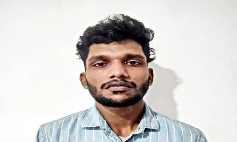 മലേഷ്യയിലേക്ക് കടക്കാൻ ശ്രമിക്കുന്നതിനിടെ പീഡനക്കേസ് പ്രതി പിടിയിൽ മലേഷ്യയിലേക്ക് കടക്കാൻ ശ്രമിക്കുന്നതിനിടെ പീഡനക്കേസ് പ്രതി പിടിയിൽ