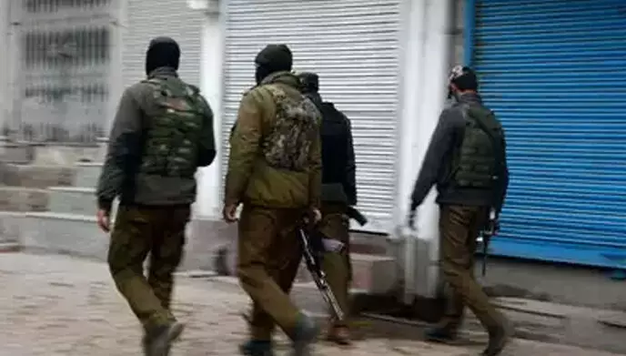 കശ്മീരിൽ രക്തസാക്ഷികളുടെ ഖബർ സന്ദർശനത്തിന് വിലക്ക്