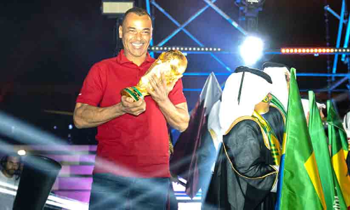 പോയി വരീൻ... കപ്പിനെ യാത്രയാക്കി