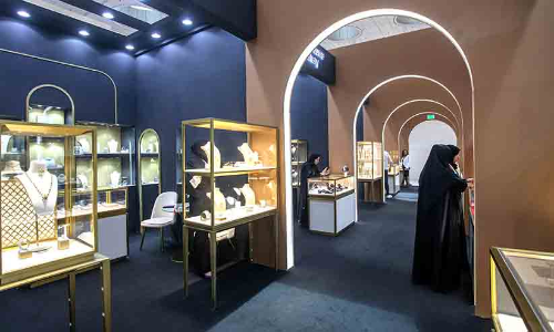 ആഭരണത്തിൽ കോടികളുടെ കിലുക്കം