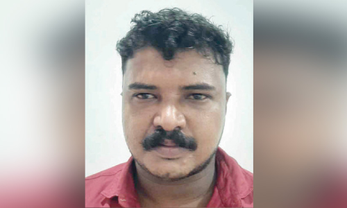 ട്രാഫിക് എസ്.ഐയെ കുത്തിപ്പരിക്കേൽപ്പിച്ചയാൾക്ക് 10 വർഷം കഠിന തടവും പിഴയും ട്രാഫിക് എസ്.ഐയെ കുത്തിപ്പരിക്കേൽപ്പിച്ചയാൾക്ക് 10 വർഷം കഠിന തടവും പിഴയും