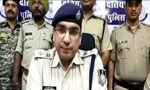 ഭക്ഷണത്തിന് പണം ചോദിച്ച ആറ് വയസ്സുകാരനെ പൊലീസുകാരൻ കഴുത്ത് ഞെരിച്ച് കൊലപ്പെടുത്തി