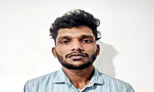 മലേഷ്യയിലേക്ക് കടക്കാൻ ശ്രമിക്കുന്നതിനിടെ പീഡനക്കേസ് പ്രതി പിടിയിൽ മലേഷ്യയിലേക്ക് കടക്കാൻ ശ്രമിക്കുന്നതിനിടെ പീഡനക്കേസ് പ്രതി പിടിയിൽ