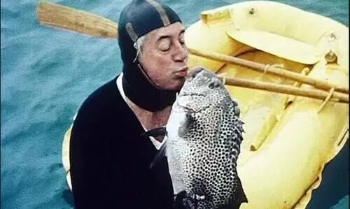 കടൽത്തീരത്ത് അപ്രത്യക്ഷനായ പ്രധാനമന്ത്രി! കടൽത്തീരത്ത് അപ്രത്യക്ഷനായ പ്രധാനമന്ത്രി!