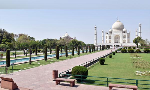 താജ്മഹലിലെ അടച്ചിട്ട മുറികൾ തുറക്കണമെന്ന ഹരജി തള്ളി; ഹരജിക്കാരന് കോടതിയുടെ രൂക്ഷ വിമർശനം