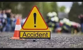 തട്ടാരമ്പലത്ത് സ്കൂട്ടർ മതിലിൽ ഇടിച്ച് രണ്ടുപേർ മരിച്ചു തട്ടാരമ്പലത്ത് സ്കൂട്ടർ മതിലിൽ ഇടിച്ച് രണ്ടുപേർ മരിച്ചു