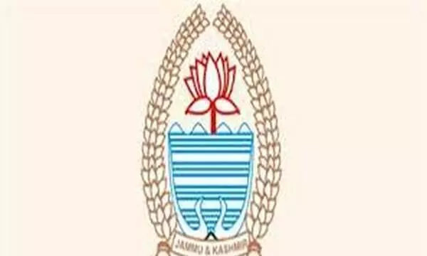 തീവ്രവാദ ബന്ധം ആരോപിച്ച് ജമ്മു കശ്മീരിൽ മൂന്ന് സർക്കാർ ഉദ്യോഗസ്ഥരെ പിരിച്ചുവിട്ടു തീവ്രവാദ ബന്ധം ആരോപിച്ച് ജമ്മു കശ്മീരിൽ മൂന്ന് സർക്കാർ ഉദ്യോഗസ്ഥരെ പിരിച്ചുവിട്ടു