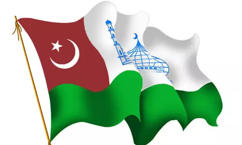 പെൺകുട്ടി വേദിയിലെത്തിയതിനെ ചോദ്യം ചെയ്ത നടപടി; എം.ടി അബ്ദുല്ല മുസ്‍ലിയാരെ ഒറ്റപ്പെടുത്താനുള്ള ശ്രമം ചെറുക്കുമെന്ന് എസ്.വൈ.എസ്