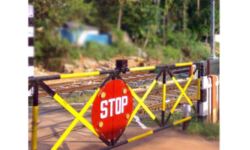 റെയില്‍വേ ഗേറ്റ് തകര്‍ത്ത സംഭവം; ഡ്രൈവറിൽനിന്ന് നഷ്ടപരിഹാരം ഈടാക്കി