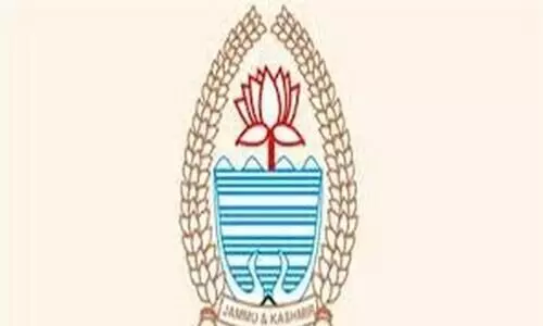 തീവ്രവാദ ബന്ധം ആരോപിച്ച് ജമ്മു കശ്മീരിൽ മൂന്ന് സർക്കാർ ഉദ്യോഗസ്ഥരെ പിരിച്ചുവിട്ടു