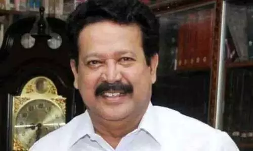 ഹിന്ദിക്കാർ പാനിപൂരി വിൽക്കുന്നു; ഹിന്ദിയേക്കാൾ നല്ലത് ഇംഗ്ലീഷ് -തമിഴ്നാട് വിദ്യാഭ്യാസ മന്ത്രി