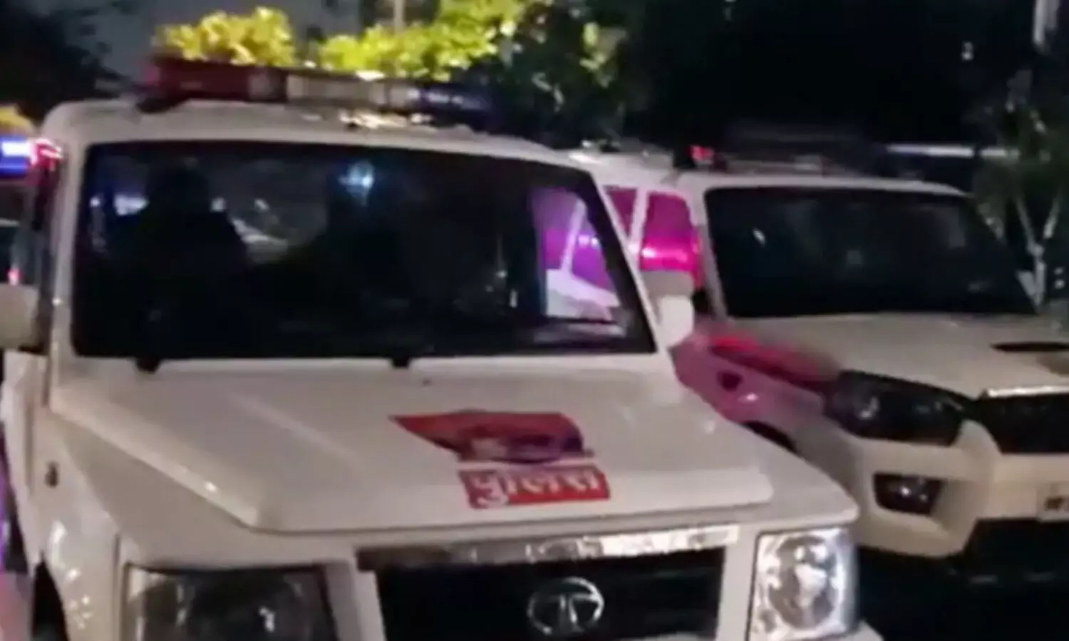 ആറു വയസ്സുകാരി പിക് അപ് കയറി മരിച്ചു;  നാട്ടുകാർ വാഹനം കത്തിച്ചു; ഡ്രൈവറെ തീയിലേക്ക് എറിഞ്ഞുകൊന്നു