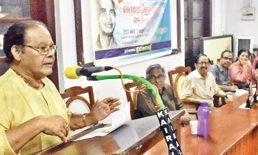 ഇന്നസെന്‍റ് കാക്ക ചൊല്ലി; ഗുരുനാഥ സ്മരണയിൽ