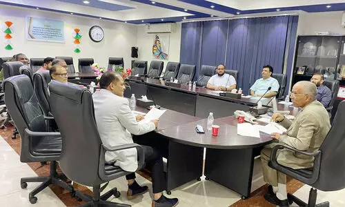 രക്ഷിതാക്കളുമായി ചർച്ച നടത്തി  ജിദ്ദ ഇന്ത്യൻ സ്കൂൾ അധികൃതർ