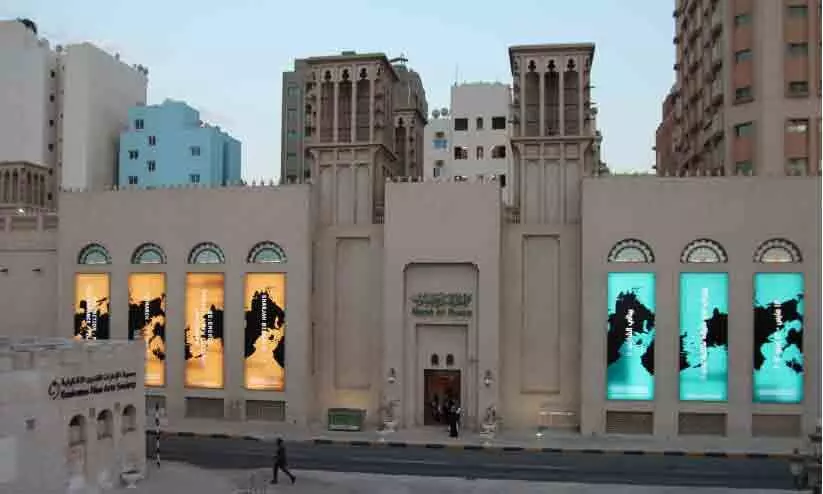 കലയും സംസ്കാരവും സമ്മേളിക്കുന്ന ഷാർജ ആർട്ട് മ്യൂസിയം കലയും സംസ്കാരവും സമ്മേളിക്കുന്ന ഷാർജ ആർട്ട് മ്യൂസിയം