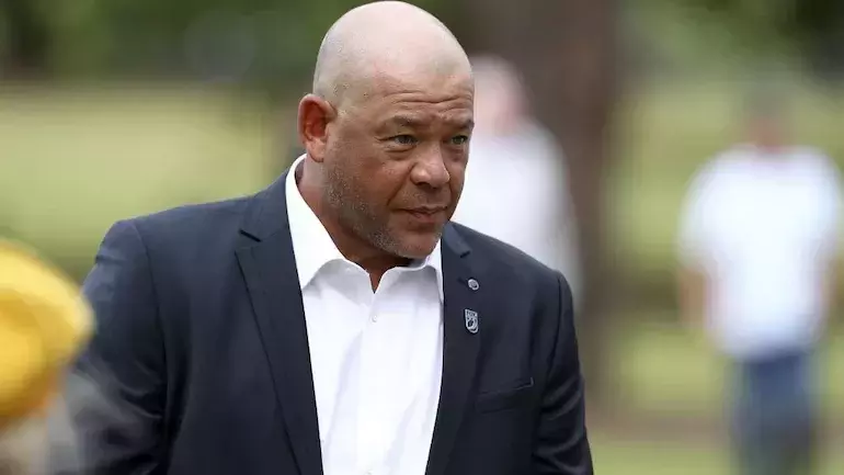 മുൻ ആസ്ട്രേലിയൻ ക്രിക്കറ്റ് താരം ആൻഡ്രു സിമൺസ് വാഹനാപകടത്തിൽ മരിച്ചു