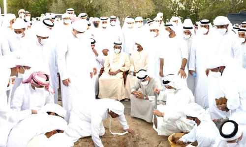 ഇ​തി​ഹാ​സ ഓ​ർ​മ​യാ​യി ശൈ​ഖ്​ ഖ​ലീ​ഫ