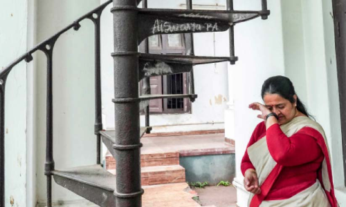 മഹാരാജാസ് ഓർമകൾക്ക് മുന്നിൽ വിതുമ്പി ഉമ തോമസ്