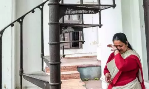 മഹാരാജാസ് ഓർമകൾക്ക് മുന്നിൽ വിതുമ്പി ഉമ തോമസ്