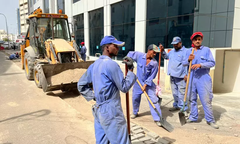 താപനില ഉയരുന്നു; വെന്തുരുകി തൊഴിലാളികൾ താപനില ഉയരുന്നു; വെന്തുരുകി തൊഴിലാളികൾ