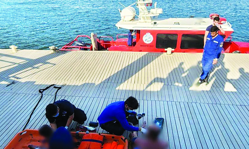 ബോ​ട്ട് മു​ങ്ങി; ര​ണ്ടു​പേ​രെ ര​ക്ഷി​ച്ചു