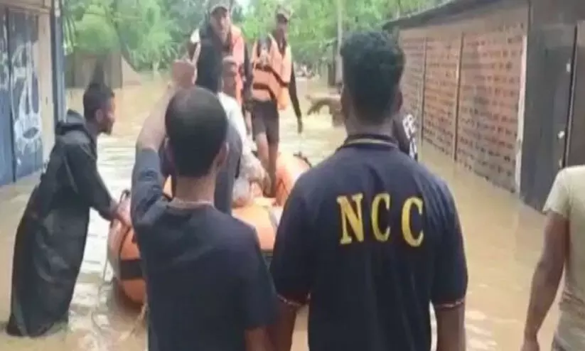 അസമിലെ വെള്ളപ്പൊക്കം ;ഒരു കുട്ടിയടക്കം മൂന്ന് പേർ മരിച്ചു അസമിലെ വെള്ളപ്പൊക്കം ;ഒരു കുട്ടിയടക്കം മൂന്ന് പേർ മരിച്ചു