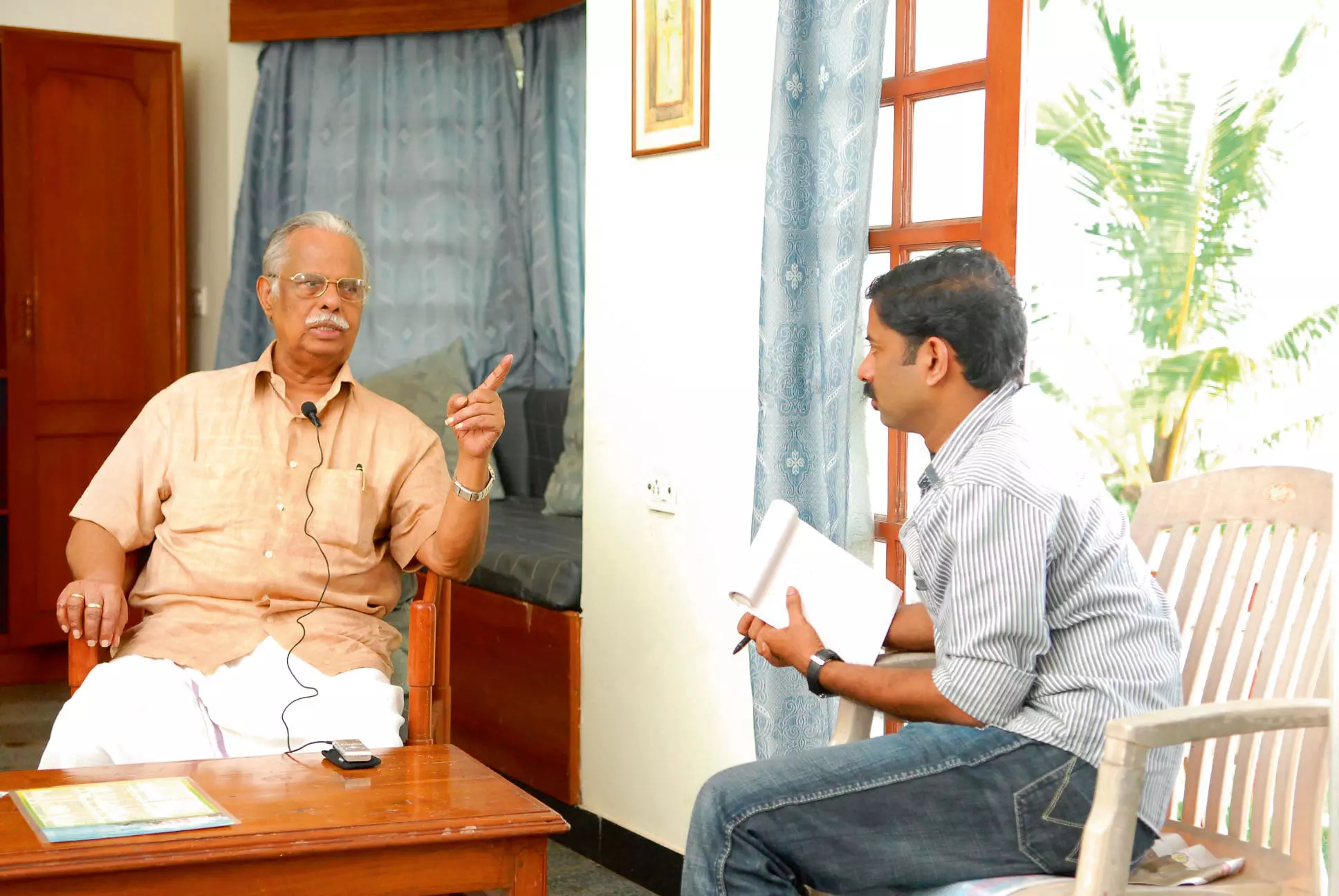 ടി. പത്മനാഭനൊപ്പം പി. സക്കീർ ഹുസൈൻ ടി. പത്മനാഭനൊപ്പം പി. സക്കീർ ഹുസൈൻ