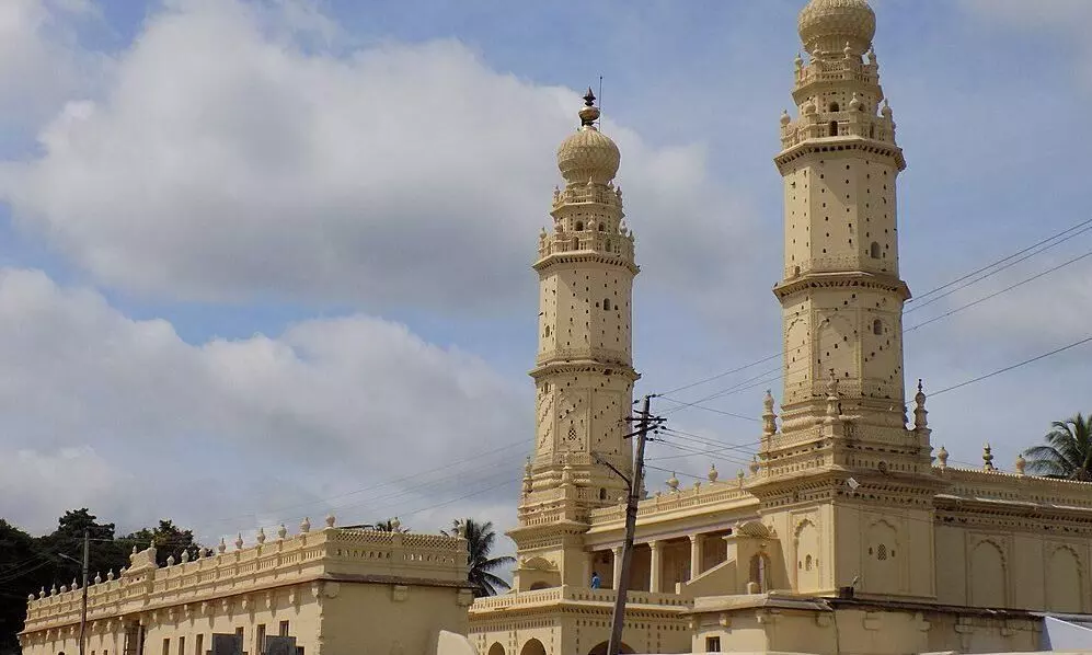 ജാമിയ മസ്ജിദിൽ ആഞ്ജനേയ വിഗ്രഹത്തെ ആരാധിക്കാൻ അനുവദിക്കണമെന്ന് ഹിന്ദുത്വ പ്രവർത്തകർ ജാമിയ മസ്ജിദിൽ ആഞ്ജനേയ വിഗ്രഹത്തെ ആരാധിക്കാൻ അനുവദിക്കണമെന്ന് ഹിന്ദുത്വ പ്രവർത്തകർ