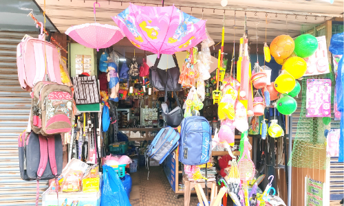 ബാഗിനും കുടയ്ക്കും 20 ശതമാനത്തിലധികം വില കൂടി, പഠനോപകരണങ്ങൾക്ക് വിലയേറുന്നു; രക്ഷിതാക്കളുടെ ആധിയും