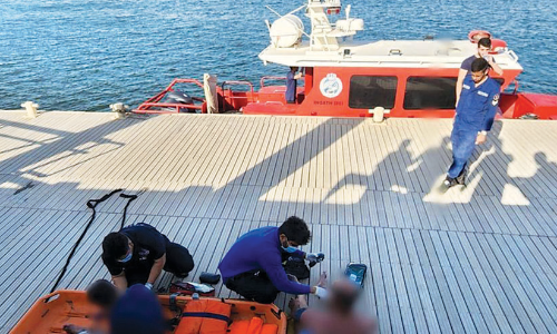 ബോ​ട്ട് മു​ങ്ങി; ര​ണ്ടു​പേ​രെ ര​ക്ഷി​ച്ചു