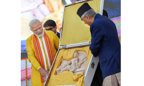 മോദി നേപ്പാളിൽ; ആറ് ധാരണപത്രങ്ങളിൽ ഒപ്പുവെച്ചു