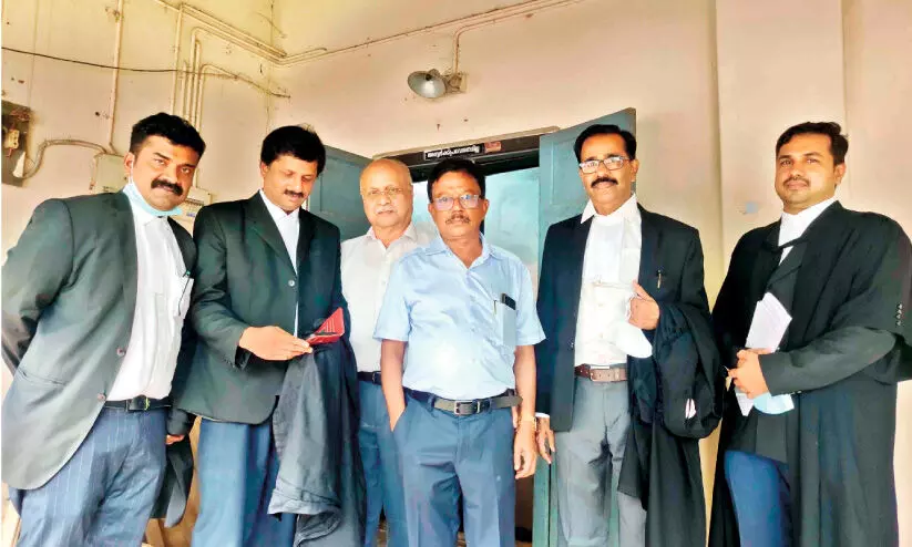 Former MLA Ummer became a lawyer again Former MLA Ummer became a lawyer again