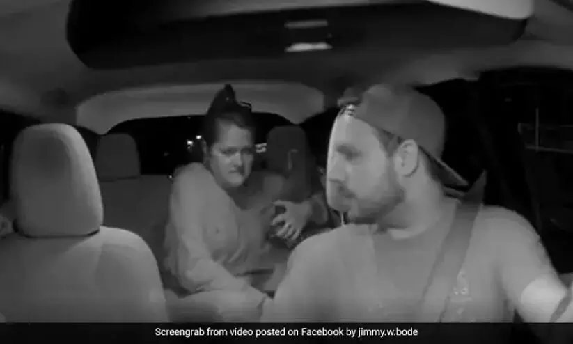 വംശീയ പരാമർ​ശം നടത്തിയവരെ കാറിൽ നിന്ന് ഇറക്കി വിട്ട് ഡ്രൈവർ