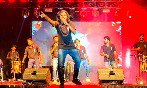 An art evening was organized in Thiruvali