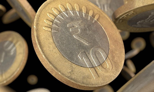 10 രൂപ നാണയങ്ങൾ സ്വീകരിക്കാൻ മടി; ബസുകളിലും എടുക്കുന്നില്ല, ഉത്തരവിട്ട് കലക്ടർ