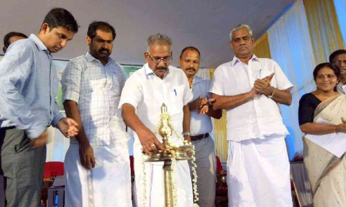 കാ​ട്ടു​പ​ന്നി​ക​ളെ വെ​ടി​വെ​ക്കാ​നു​ള്ള ഉ​ത്ത​ര​വ്: ന​ട​പ​ടി കാ​ല​താ​മ​സം ഒ​ഴി​വാ​ക്കാ​ൻ -മ​ന്ത്രി