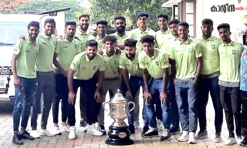 സന്തോഷ് ട്രോഫിയുമായി ടീം കേരള കൊട്ടാരക്കരയിൽ