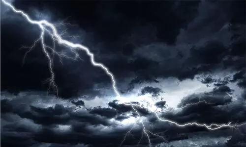 ഇടി മിന്നലോട് കൂടിയ മഴക്ക് സാധ്യത; ജാഗ്രതാ നിർദേശവുമായി ദുരന്ത നിവാരണ വകുപ്പ്