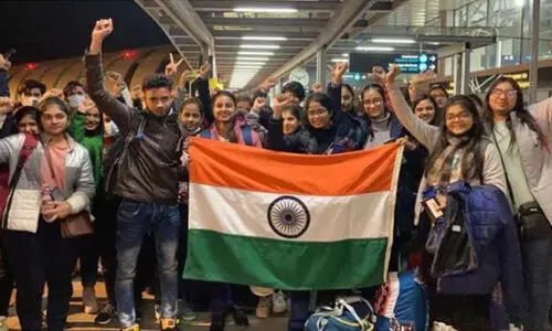 യുക്രെയ്നിൽനിന്ന് മടങ്ങിയവർക്ക് തുടർപഠനം അനുവദിക്കാനാവില്ലെന്ന് കേന്ദ്രം; രാജ്യത്തെ യോഗ്യത പരീക്ഷക്കും അവസരം ലഭിക്കില്ല