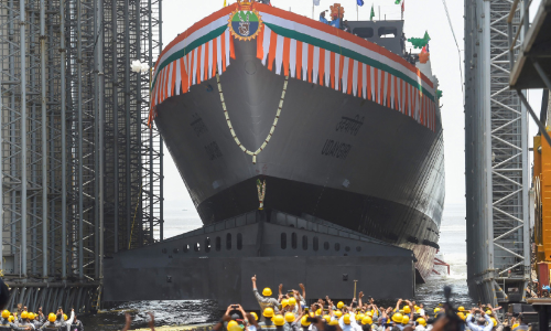 പ്രതിരോധമേഖലക്ക് കരുത്തേകാൻ സൂറത്തും ഉദയ്ഗിരിയും