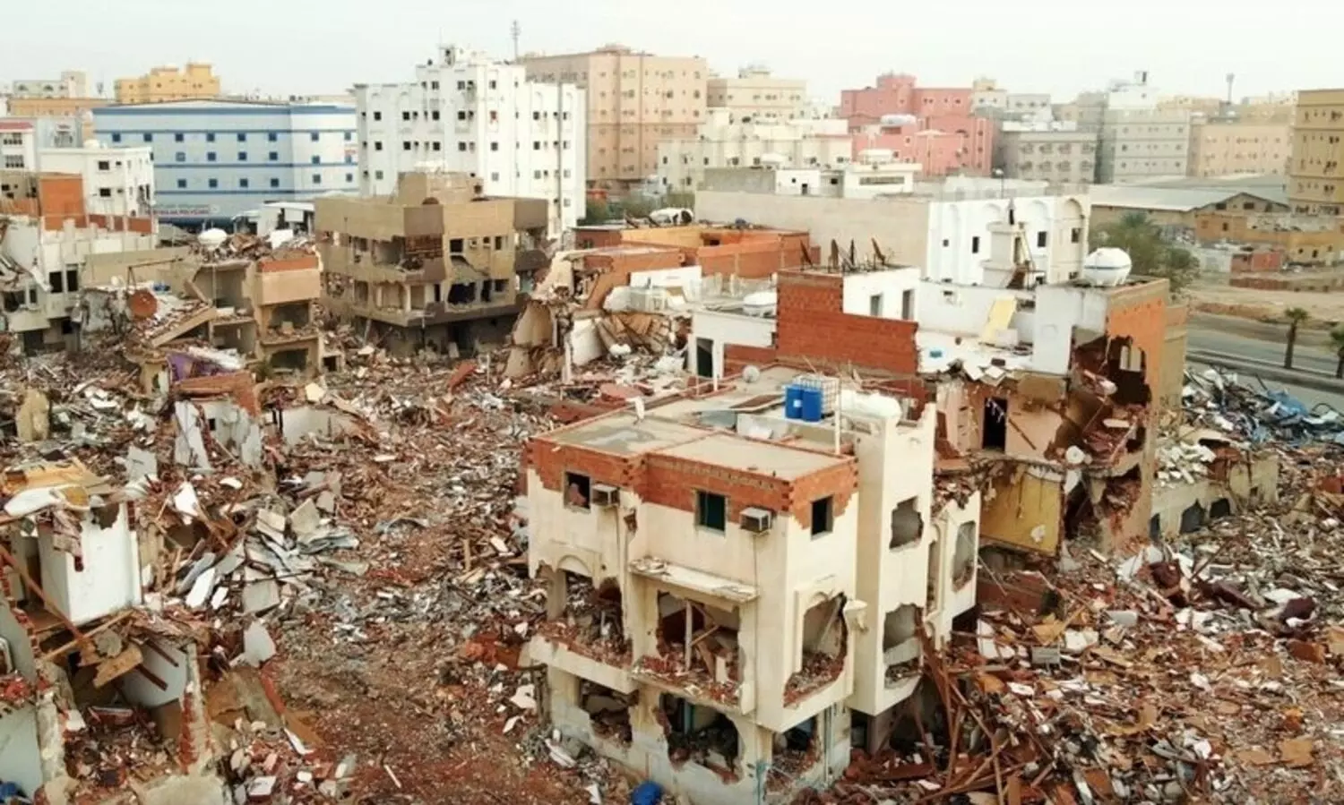 ജിദ്ദ നഗര വികസനം: കെട്ടിടം പൊളിക്കൽ തുടരുന്നു; സേവനങ്ങൾ വേർപ്പെടുത്തുന്ന, കെട്ടിടം പൊളിക്കുന്ന തീയതികൾ പ്രഖ്യാപിച്ചു