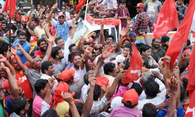 പത്തനംതിട്ടയിൽ കോൺഗ്രസ് സീറ്റ് ഇടത് പിടിച്ചെടുത്തു, മല്ലപ്പള്ളിയിൽ നറുക്കെടുപ്പിലൂടെ സി.പി.ഐക്ക് ജയം; മൂന്നിൽ രണ്ടും എൽ.ഡി.എഫിന് പത്തനംതിട്ടയിൽ കോൺഗ്രസ് സീറ്റ് ഇടത് പിടിച്ചെടുത്തു, മല്ലപ്പള്ളിയിൽ നറുക്കെടുപ്പിലൂടെ സി.പി.ഐക്ക് ജയം; മൂന്നിൽ രണ്ടും എൽ.ഡി.എഫിന്