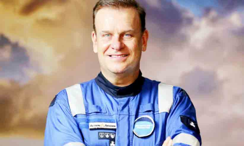 ദു​ബൈ​യി​ൽ താ​മ​സ​ക്കാ​ര​നാ​യ ബ്രി​ട്ടീ​ഷ് പ​ര്യ​വേ​ക്ഷ​ക​ൻ ബ​ഹി​രാ​കാ​ശ യാ​ത്ര​ക്ക്​