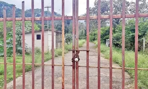 ലക്ഷങ്ങൾ ചെലവിട്ടത് പാഴാവുന്നു; അച്ചൂരിലെ ഹരിത പാർക്ക് നാശത്തിന്റെ വക്കിൽ ലക്ഷങ്ങൾ ചെലവിട്ടത് പാഴാവുന്നു; അച്ചൂരിലെ ഹരിത പാർക്ക് നാശത്തിന്റെ വക്കിൽ