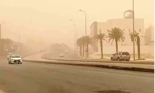 പൊടിക്കാറ്റ് ശക്തം; 88 പേർ ആശുപത്രിയിൽ പൊടിക്കാറ്റ് ശക്തം; 88 പേർ ആശുപത്രിയിൽ