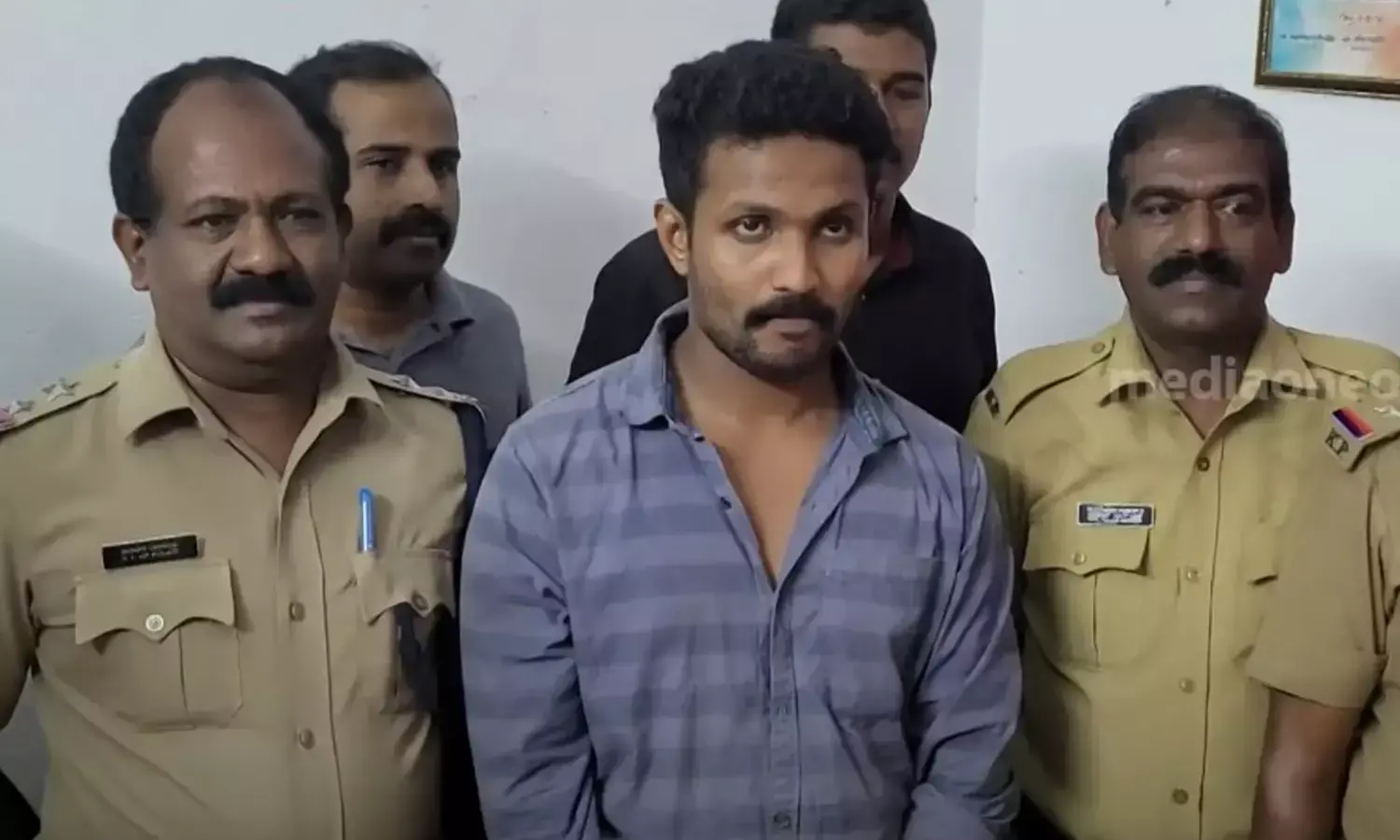 പ്രധാനമന്ത്രിയുടെ ഓഫിസ് ജീവനക്കാരൻ ചമഞ്ഞ് തട്ടിപ്പ്; കൊല്ലം സ്വദേശിയായ മുൻ സൈനികൻ പിടിയിൽ
